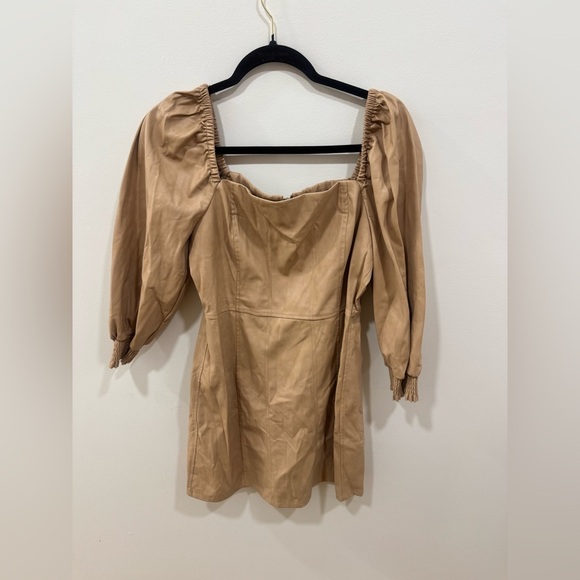 7 For All Mankind Tan Faux Leather Puff Sleeve Dress SZ L used once - Picture 3 of 3